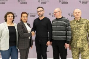 Міноборони розвиватиме такмед та реабілітацію поранених з провідними громадськими організаціями photo 2 2024 02 13 18 20 18 300x200 - Міноборони розвиватиме такмед та реабілітацію поранених з провідними громадськими організаціями